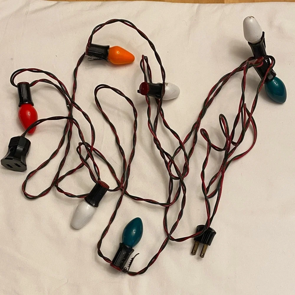 Vintage String of Seven C-7 Christmas Lights by Paramount - works